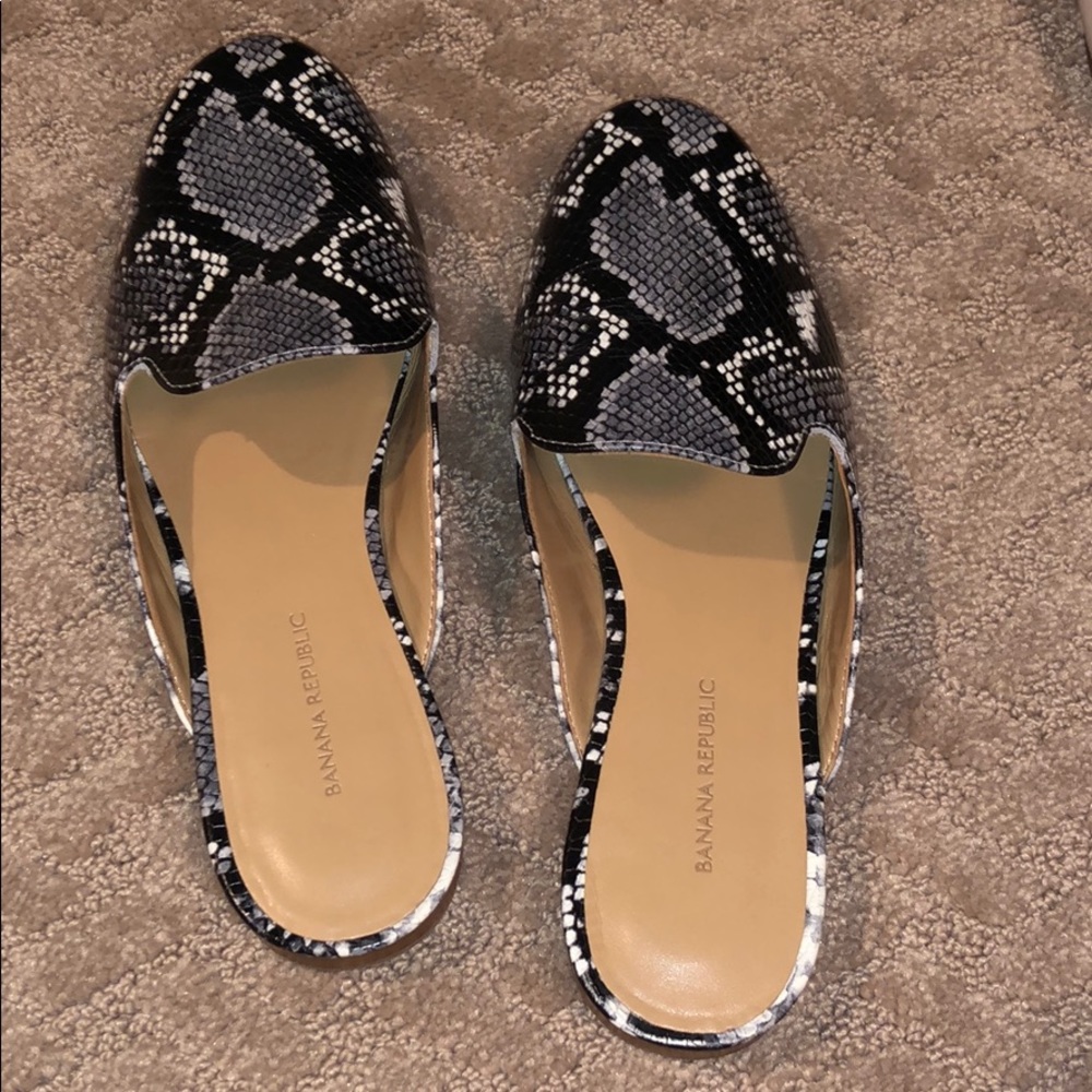 Banana Republic Slides